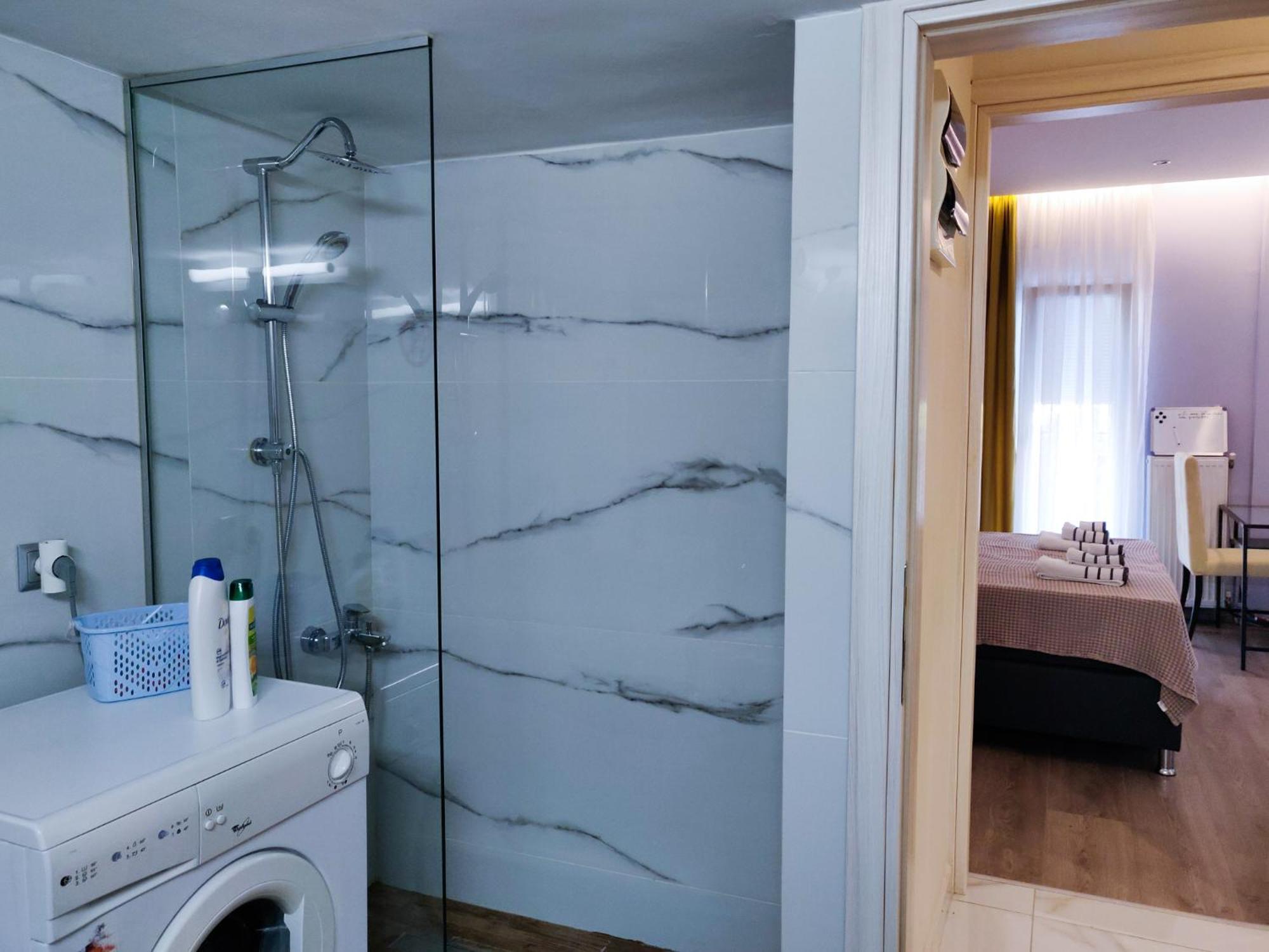 Luxury Suites With King-Sized Bed Салоніки Номер фото